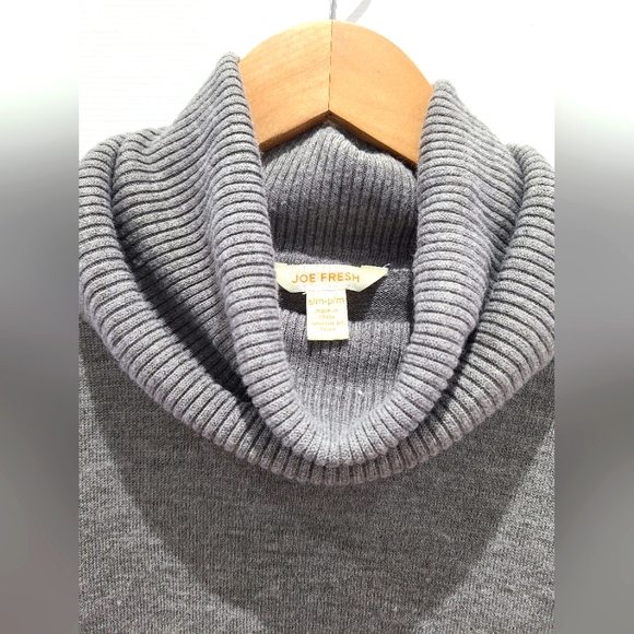 Joe Fresh Cowlneck Poncho. SIZE Small/Med - Picture 5 of 6